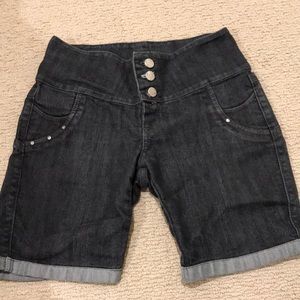 Short jeans pants